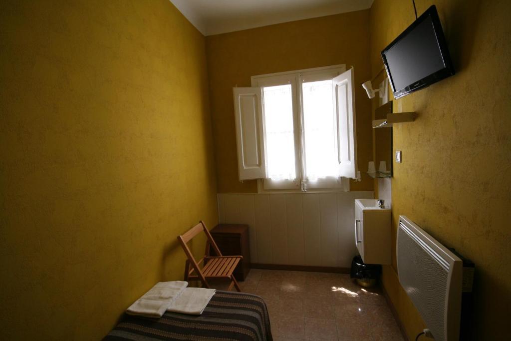 Hostal Juventus Hotel Portbou Quarto foto