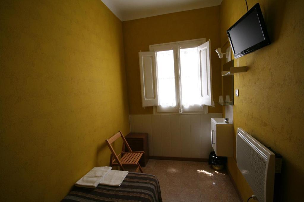 Hostal Juventus Portbou Quarto foto