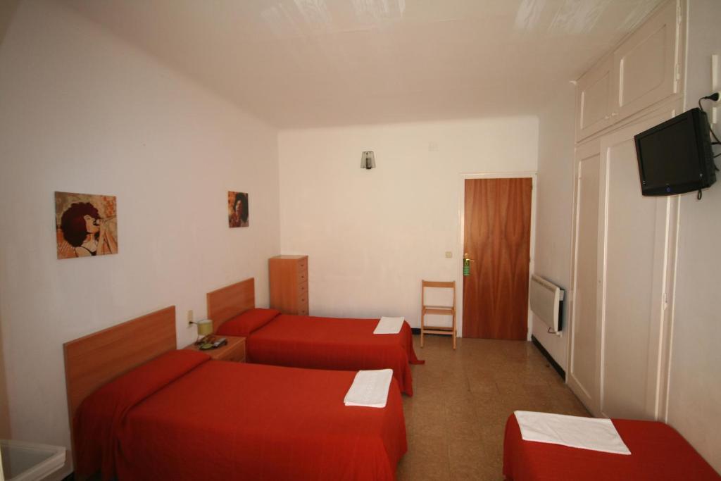 Hostal Juventus Portbou Quarto foto