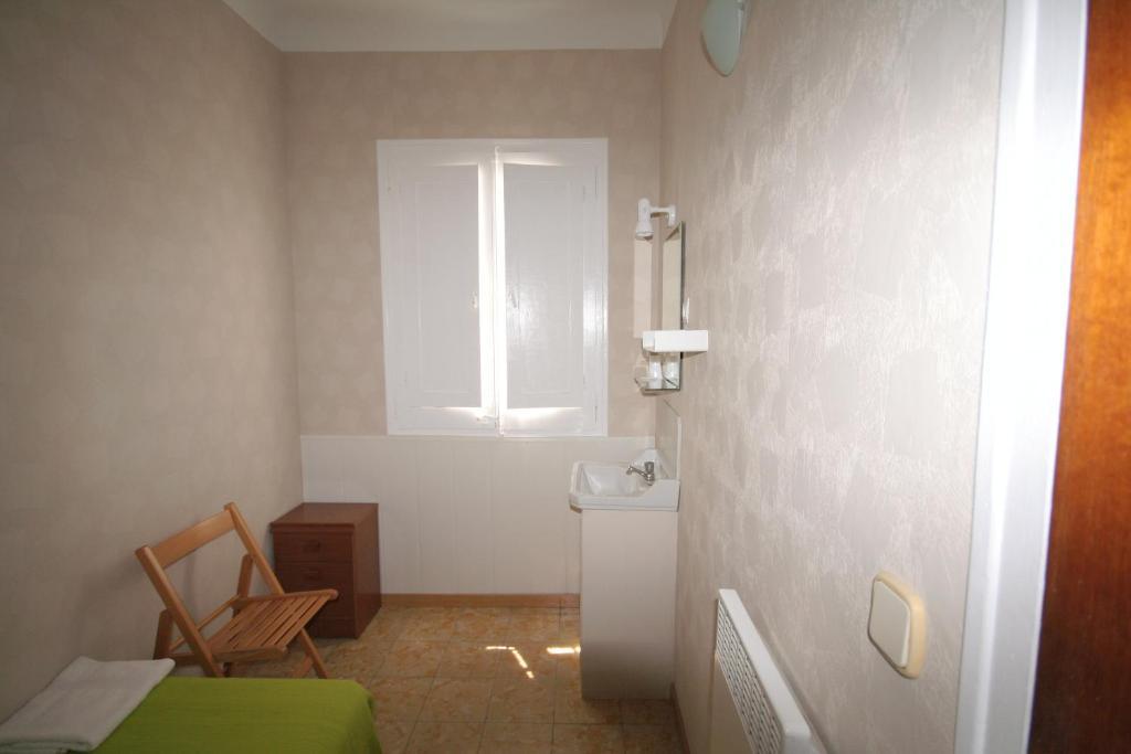 Hostal Juventus Portbou Quarto foto