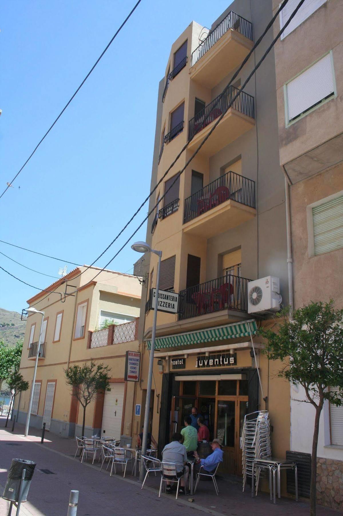 Hostal Juventus Hotel Portbou Exterior foto