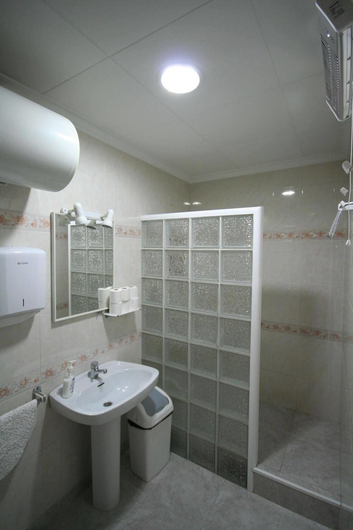 Hostal Juventus Portbou Exterior foto